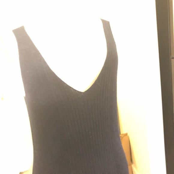 Asymmetrical knit dress, open low back - Picture 3 of 7